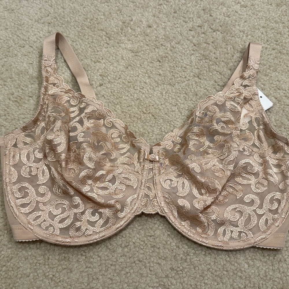Wacoal Elegant Lace Underwire Bra 40DDD in Tan